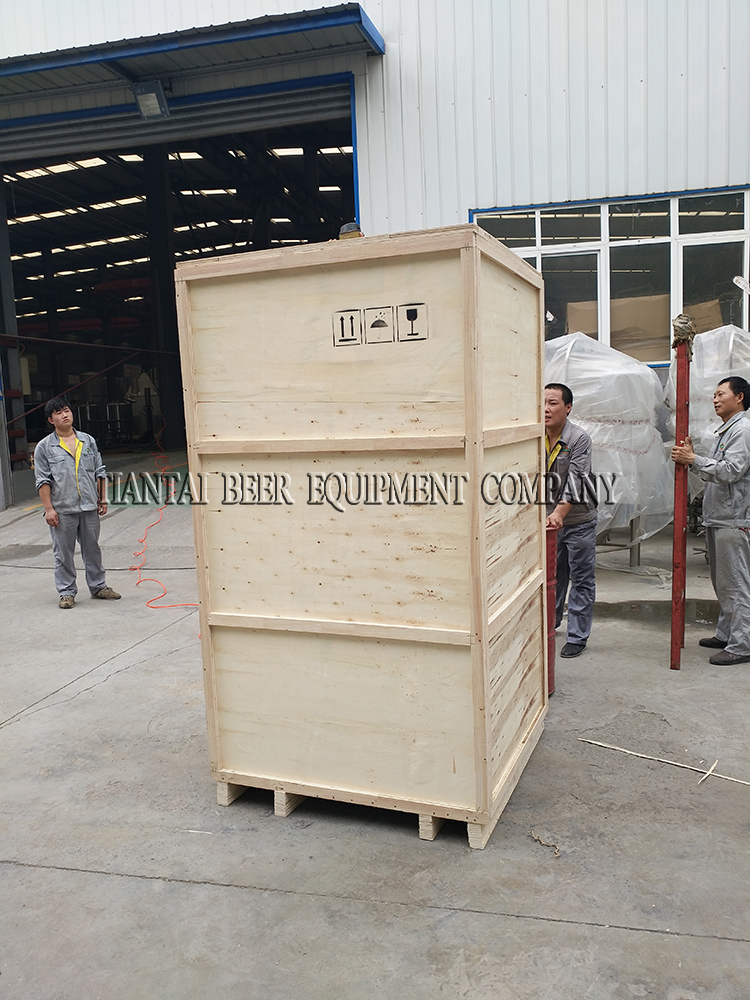 <b>300L fermenter with Wooden case packagi</b>